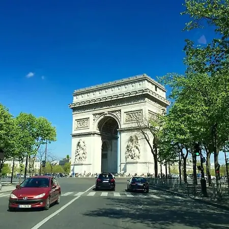 Studio Proche Champs-elysees Paris